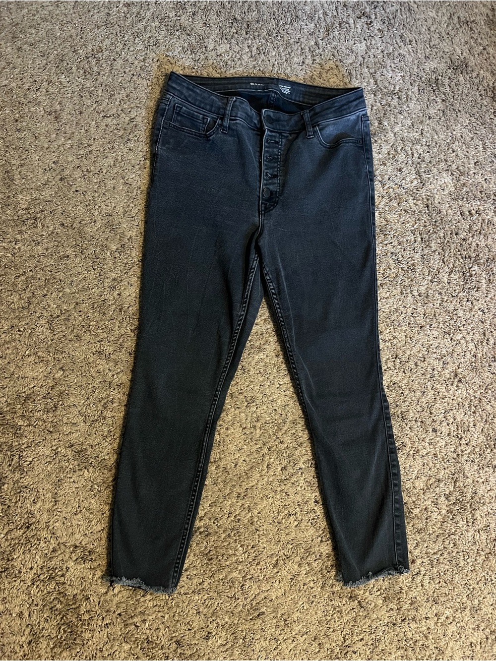 Old Navy Women's Black Skinny Jeans with Frayed Hem